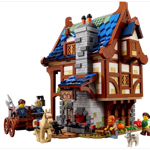New in box LEGO® Ideas 21325 Medieval Blacksmith - Picture 3 of 12